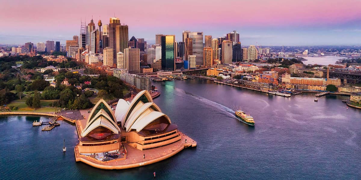 Estudiar en Australia 2026: AUD $2.500 la visa, AUD $29.710 de solvencia y 48 horas de trabajo: los números oficiales que nadie te da completos