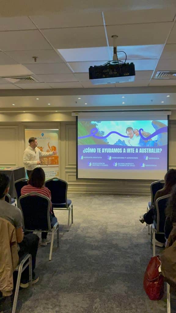 Fotografía de la charla informativa sobre estudiar en Australia en Santiago de Chile