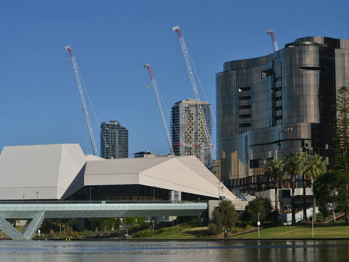 Edificis al costat del riu Torrens a Adelaide